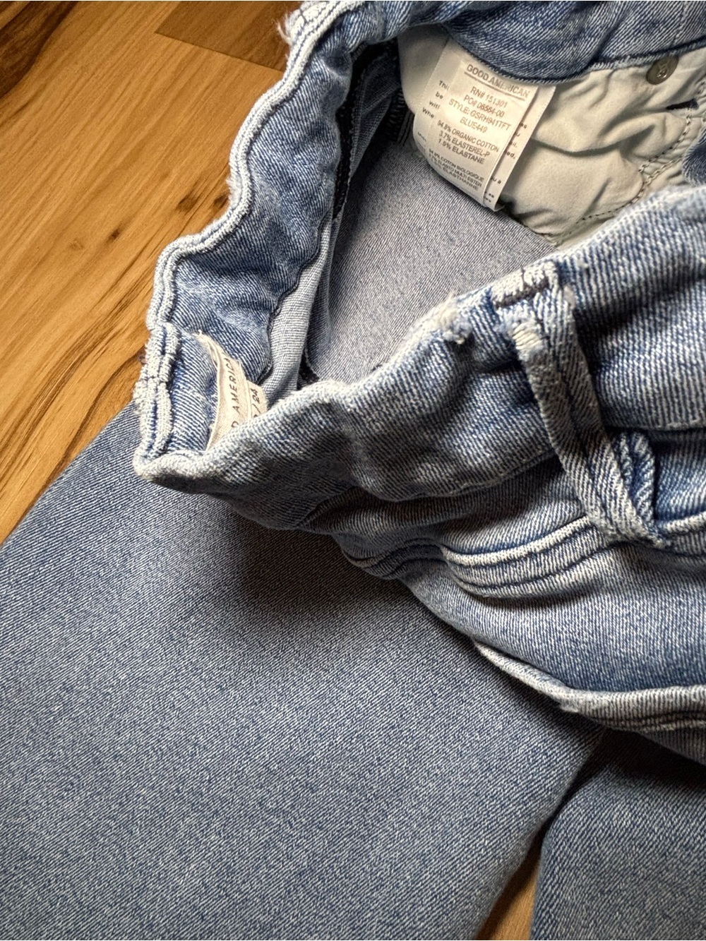 Good American Light Blue Frayed-Hem Cropped Jeans - Picture 13 of 16